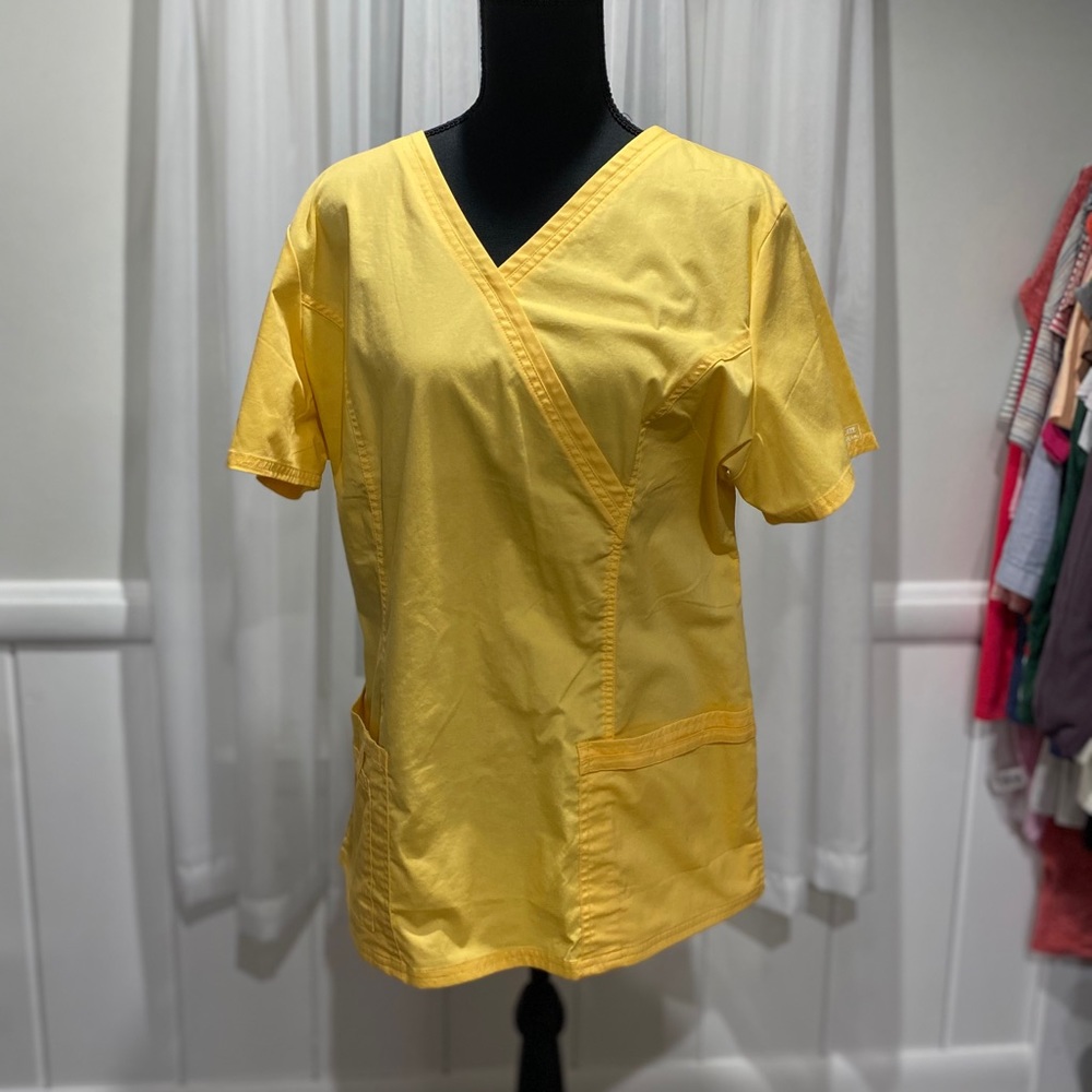 Cherokee Scrub Top